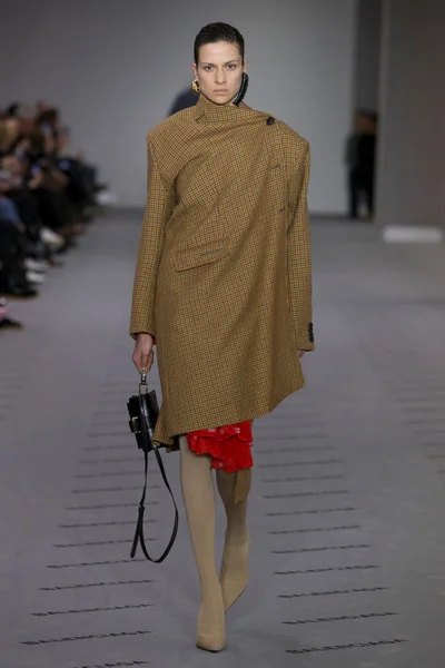 Look 2